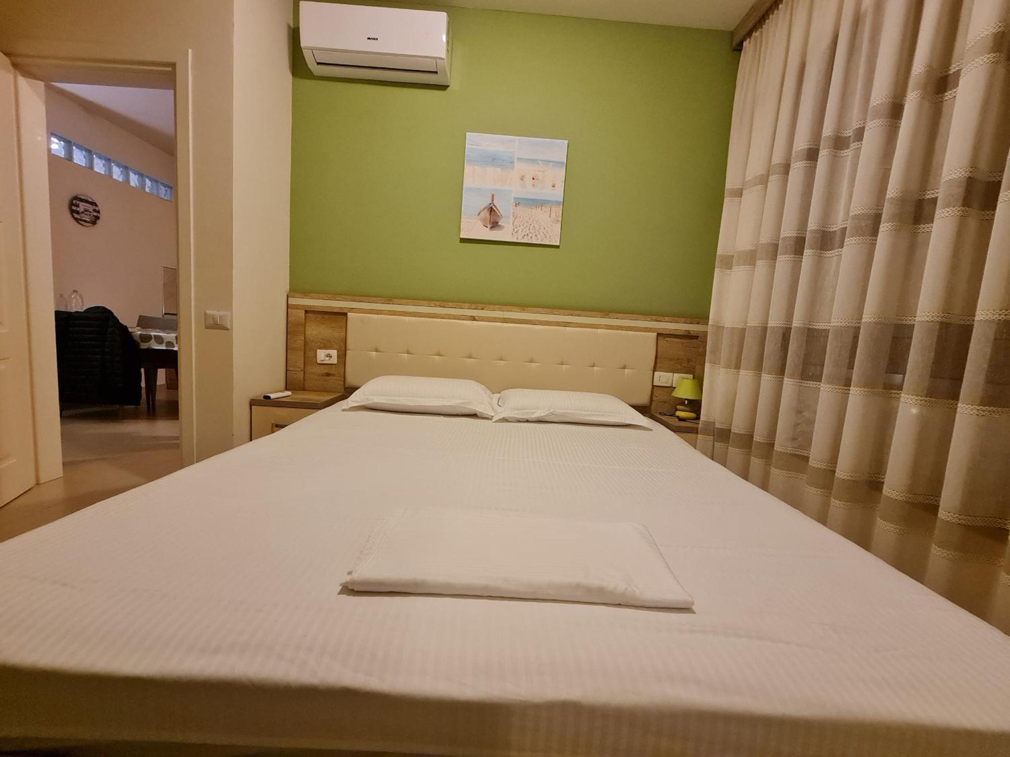 Diamond * Vlorë
